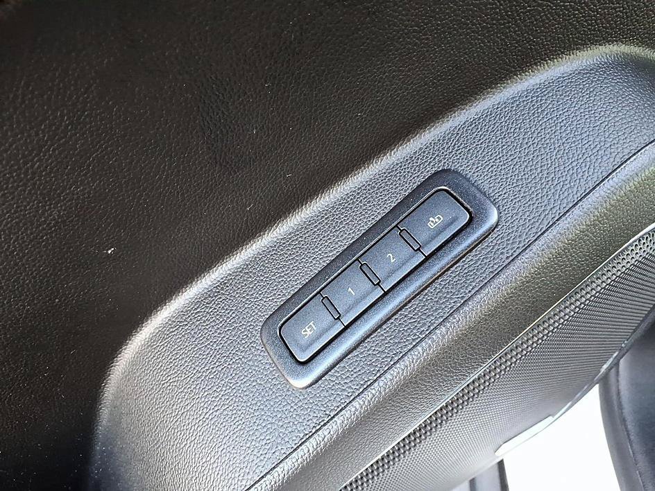 Used 2020 GMC Yukon Denali AWD/4WD image 13