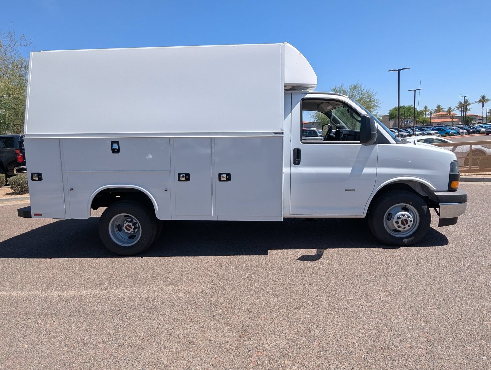 New 2025 GMC Savana 3500 w/ Power Convenience Package RWD image 7