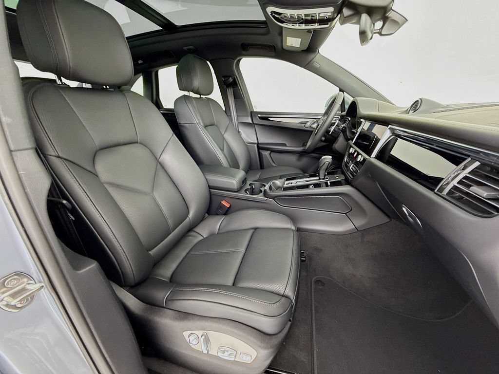 New 2026 Porsche Macan S AWD/4WD image 31