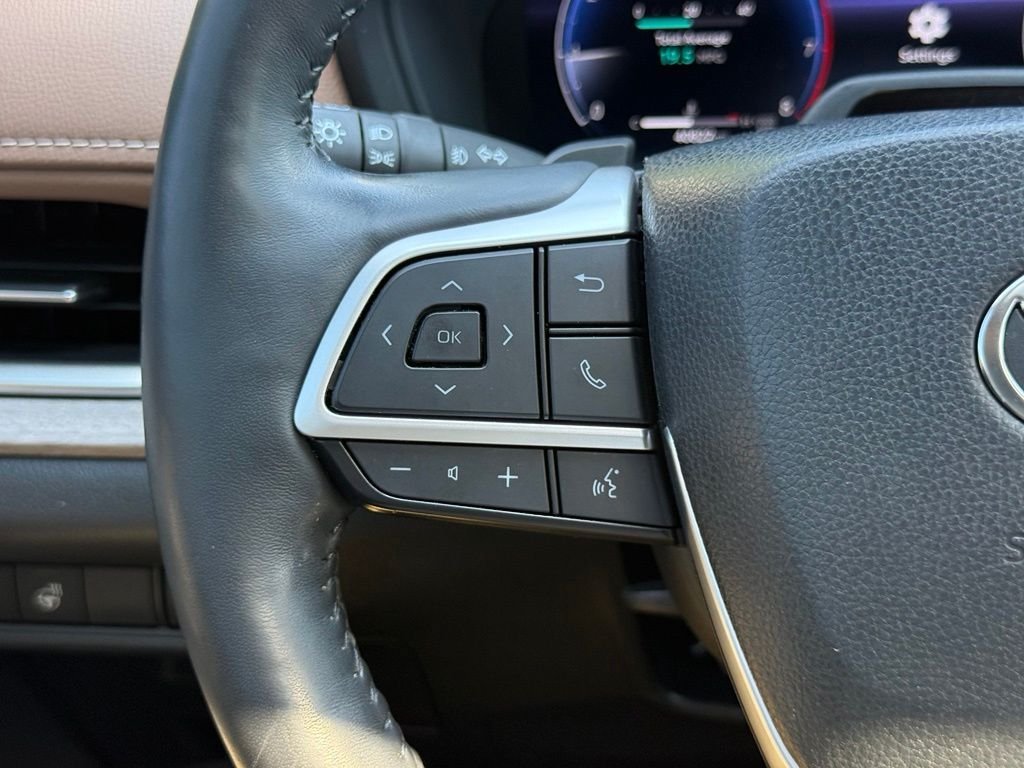 Used 2024 Toyota Grand Highlander AWD image 32