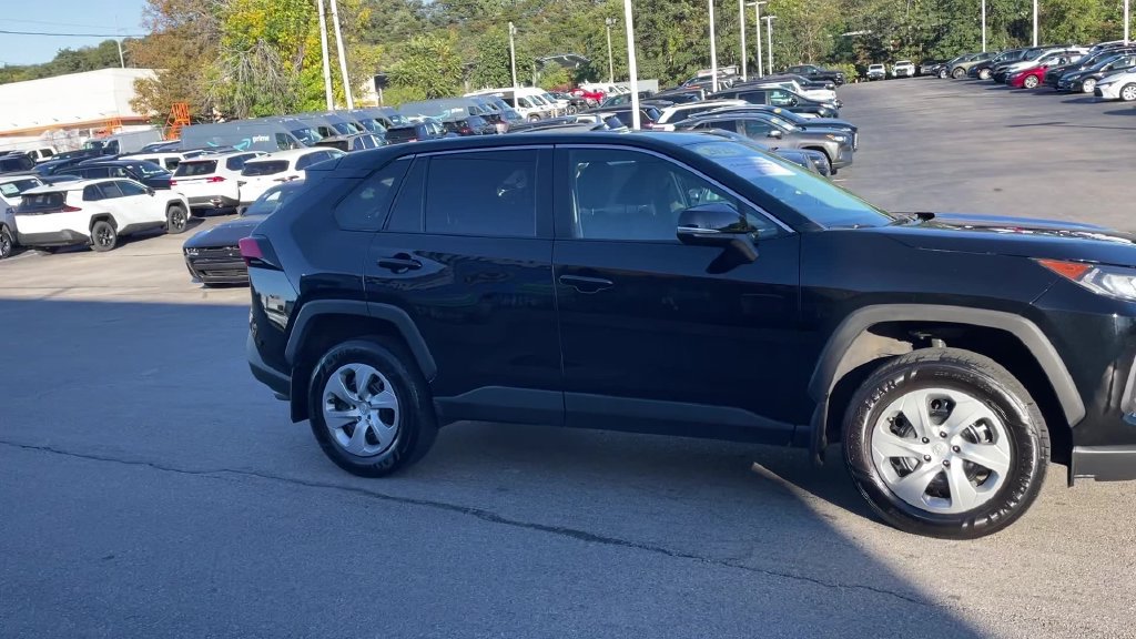 Certified 2022 Toyota RAV4 LE AWD/4WD image 27