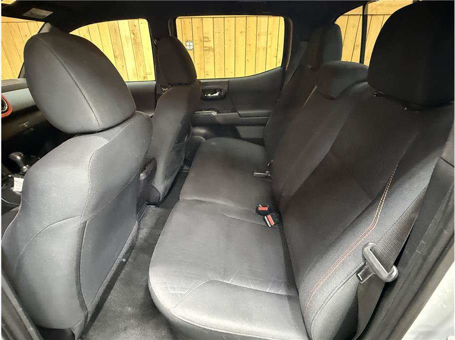 Used 2020 Toyota Tacoma TRD Sport AWD/4WD image 17