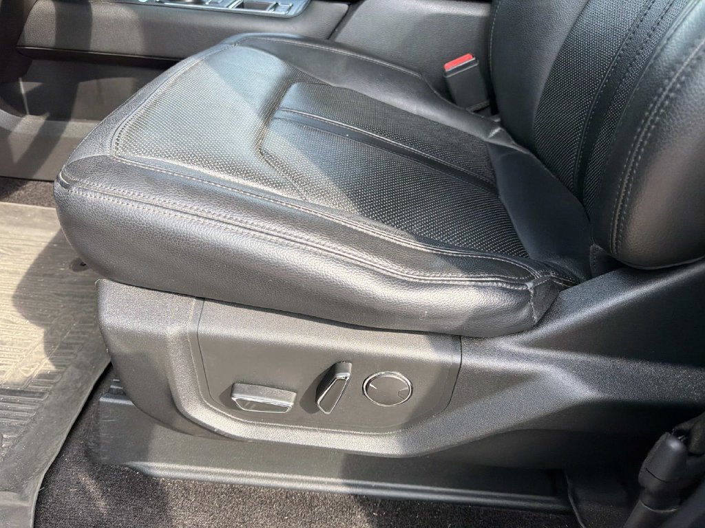 Used 2018 Ford Expedition Limited w/ Equipment Group 302A RWD image 17