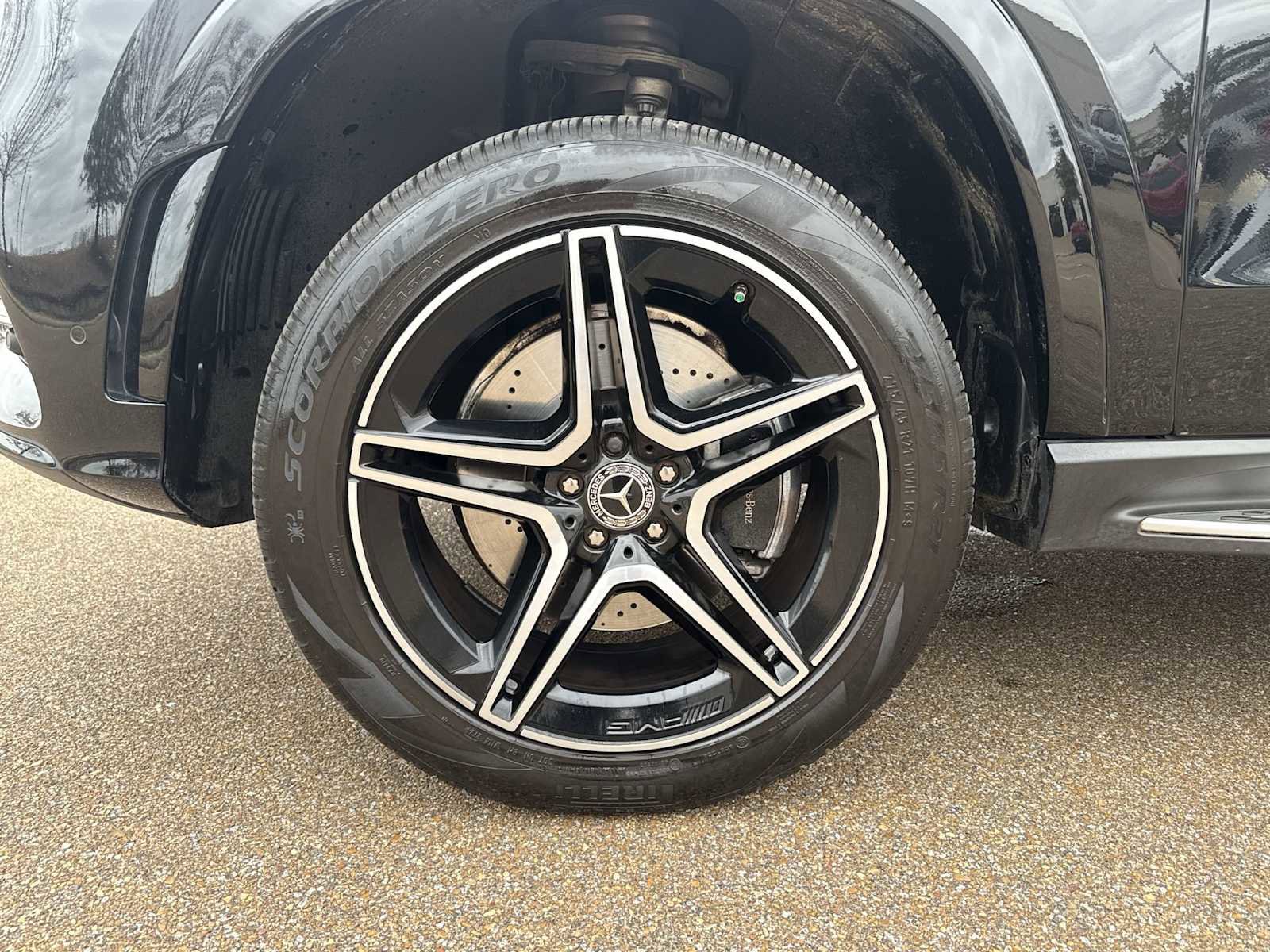 Used 2023 Mercedes-Benz GLS 580 4MATIC image 12