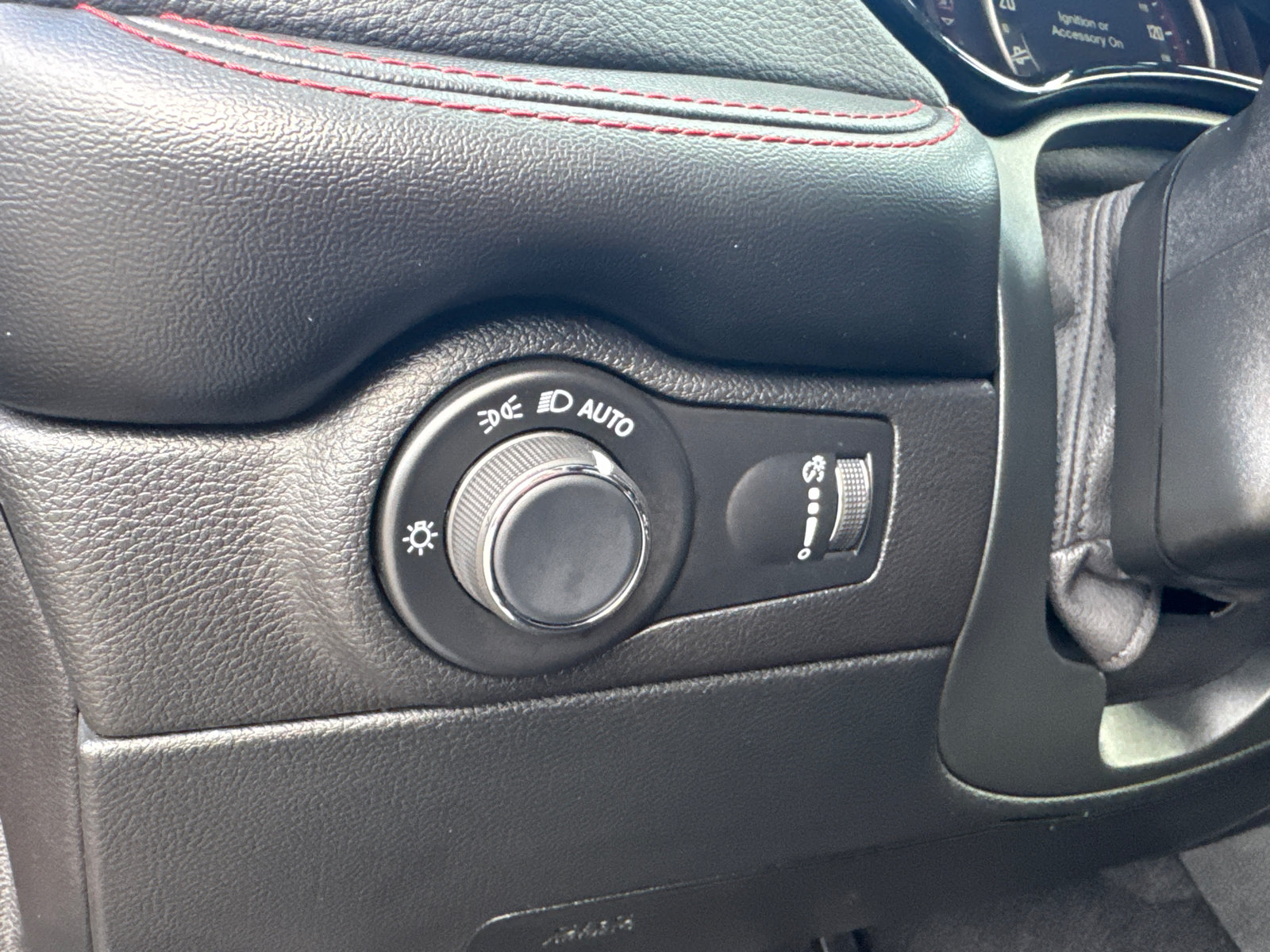 Used 2025 Dodge Durango R/T AWD/4WD image 18
