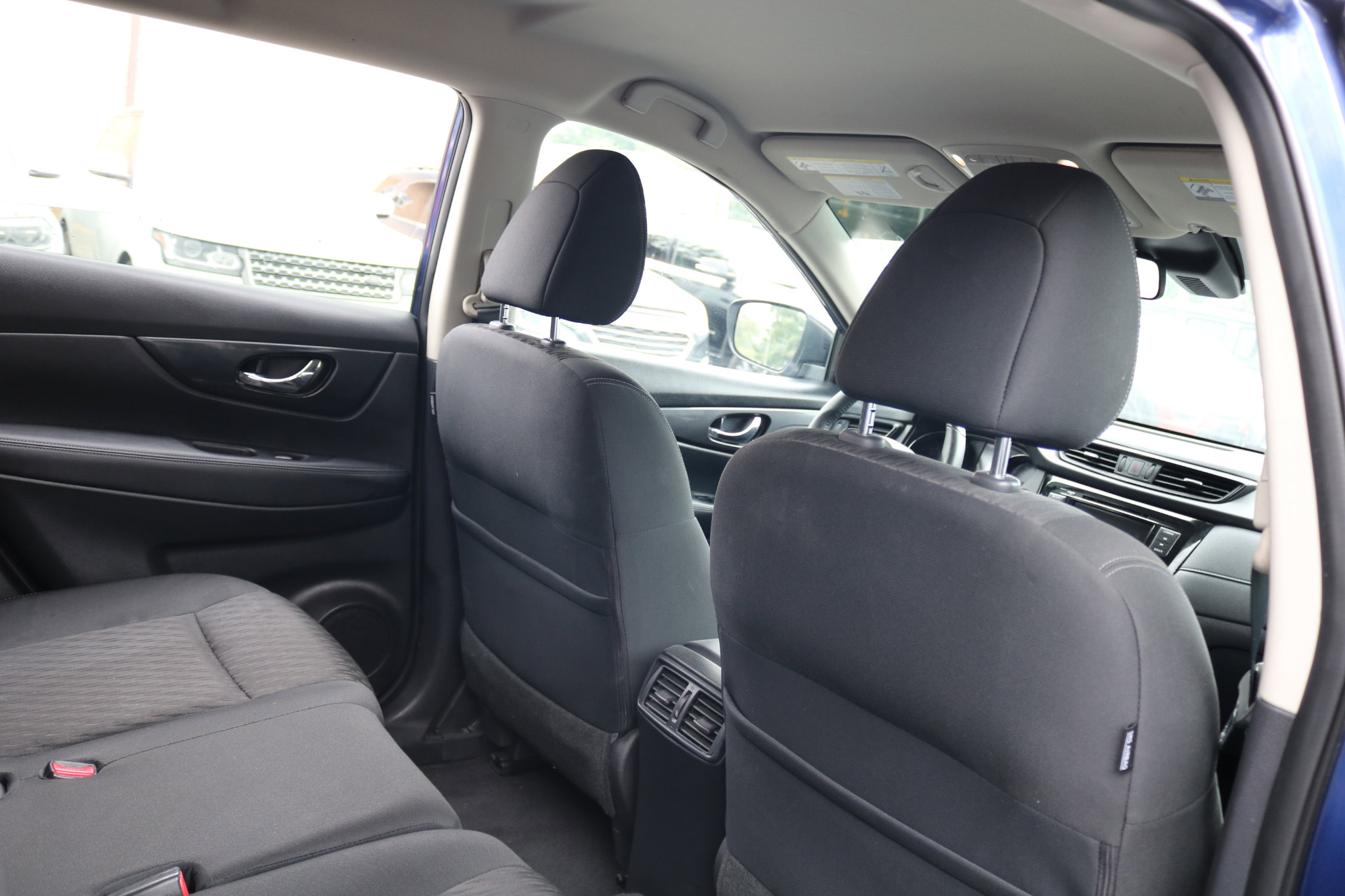Used 2019 Nissan Rogue SV image 39