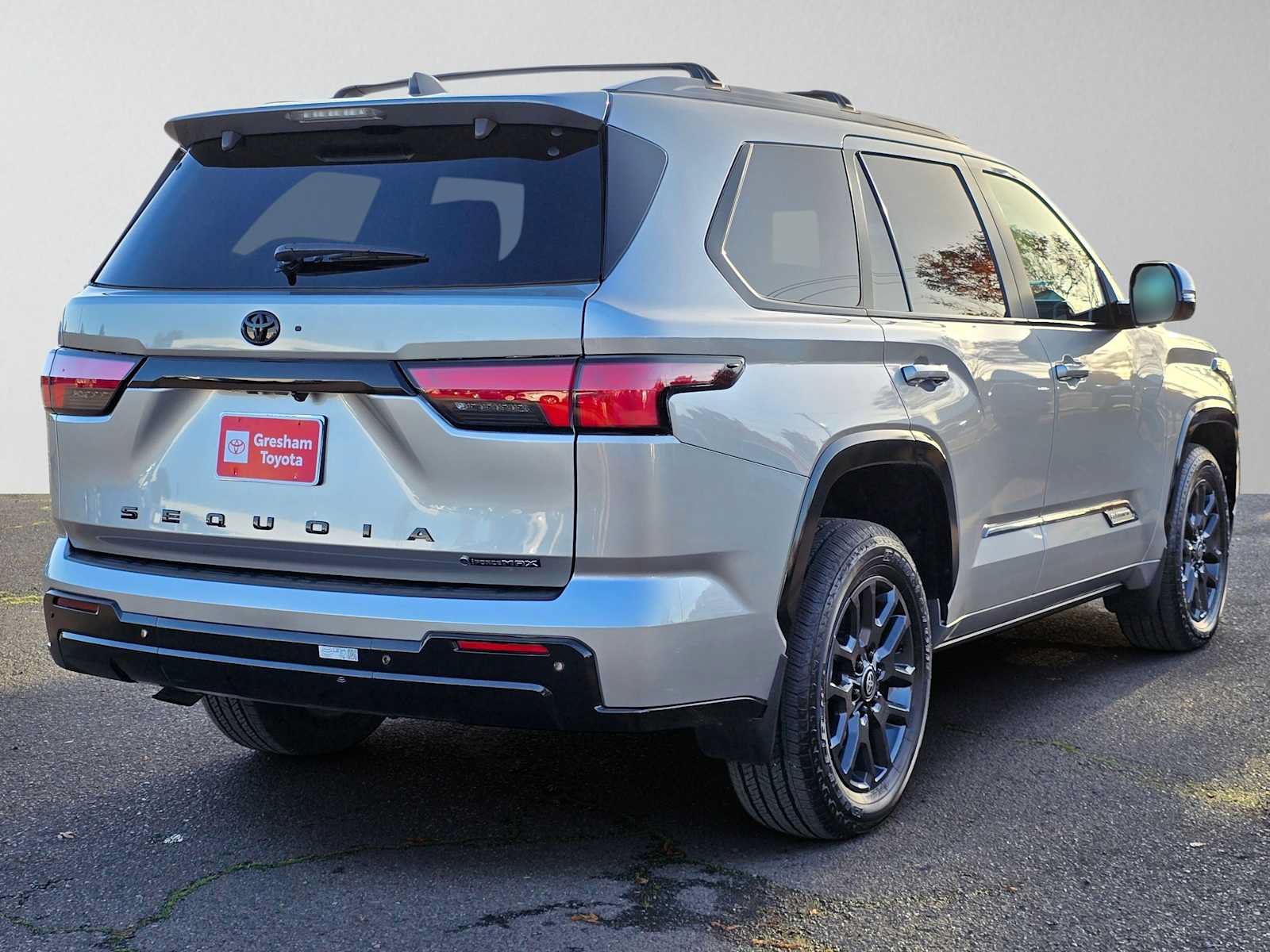 Used 2025 Toyota Sequoia Platinum AWD/4WD image 3
