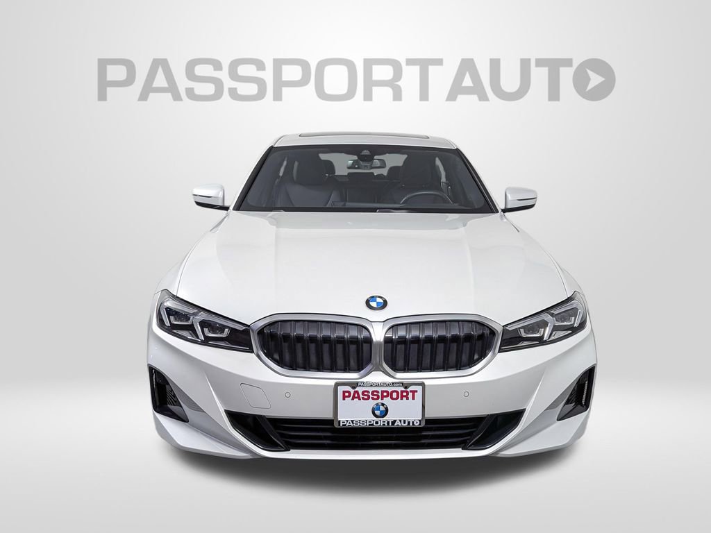 Used 2025 BMW 330i xDrive Sedan w/ Premium Package AWD/4WD image 10