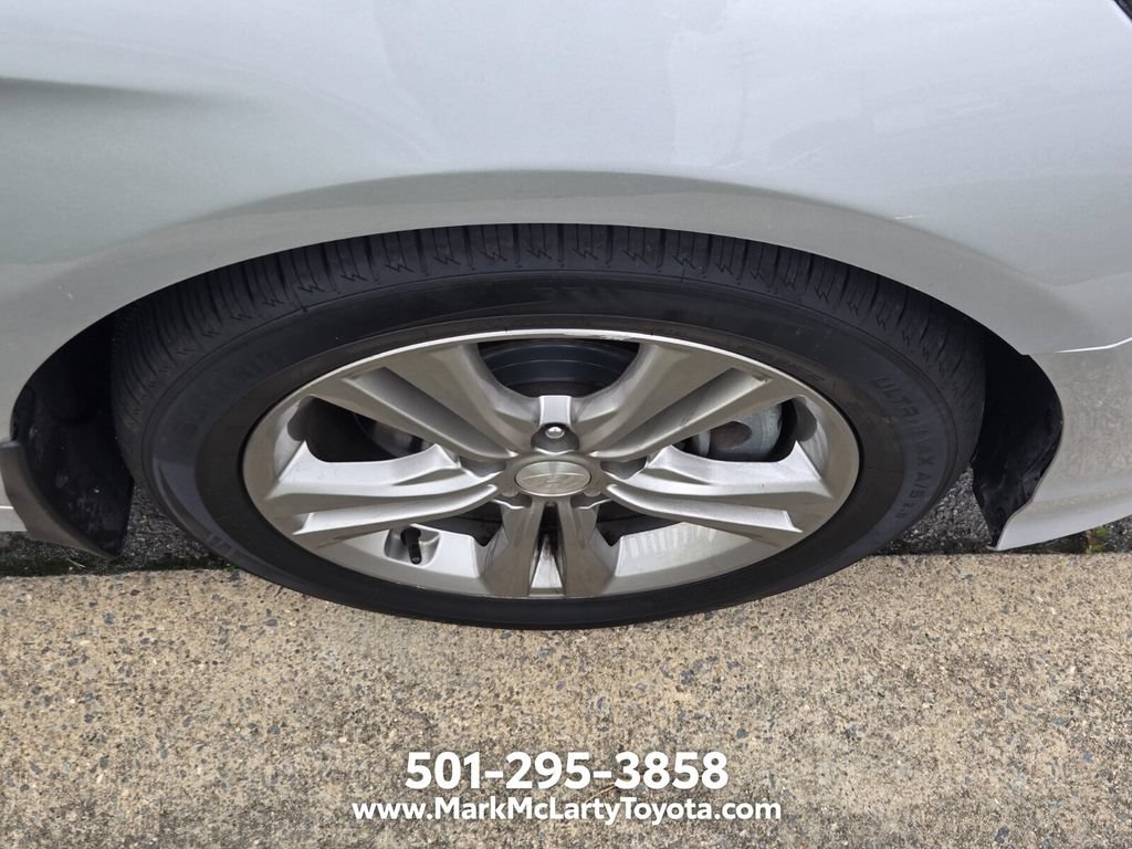 Used 2019 Hyundai Sonata SEL w/ Tech Package 02 FWD image 9