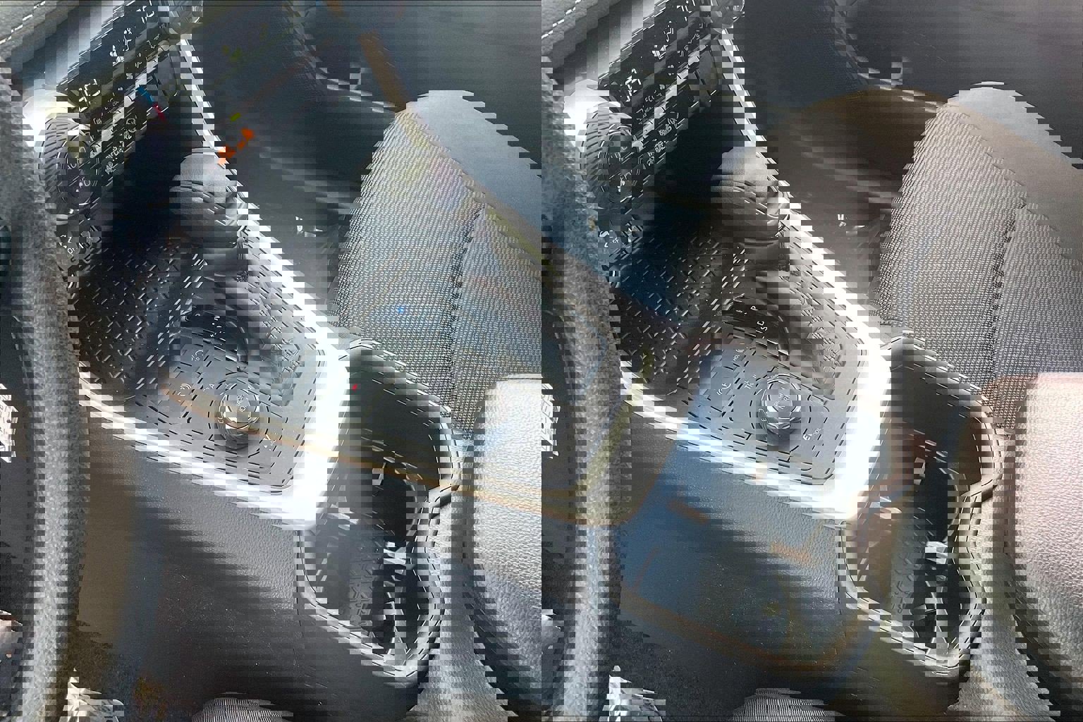 Used 2024 Toyota RAV4 LE image 22