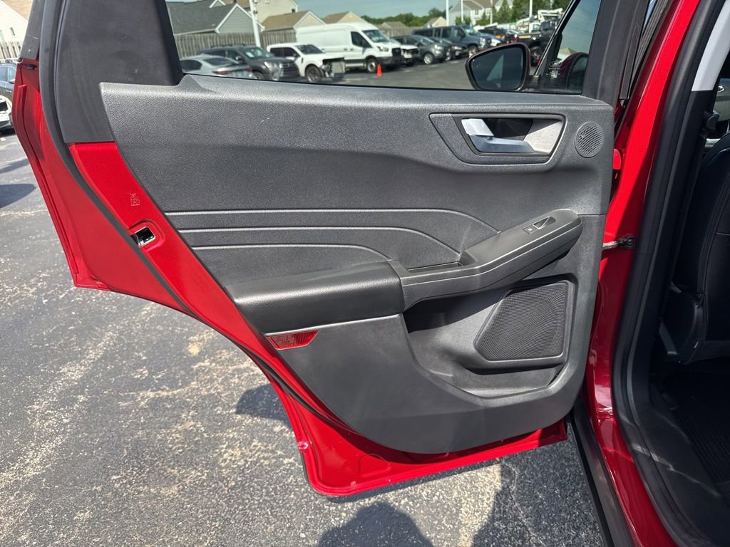 Used 2022 Ford Escape SEL w/ Technology Package FWD image 27