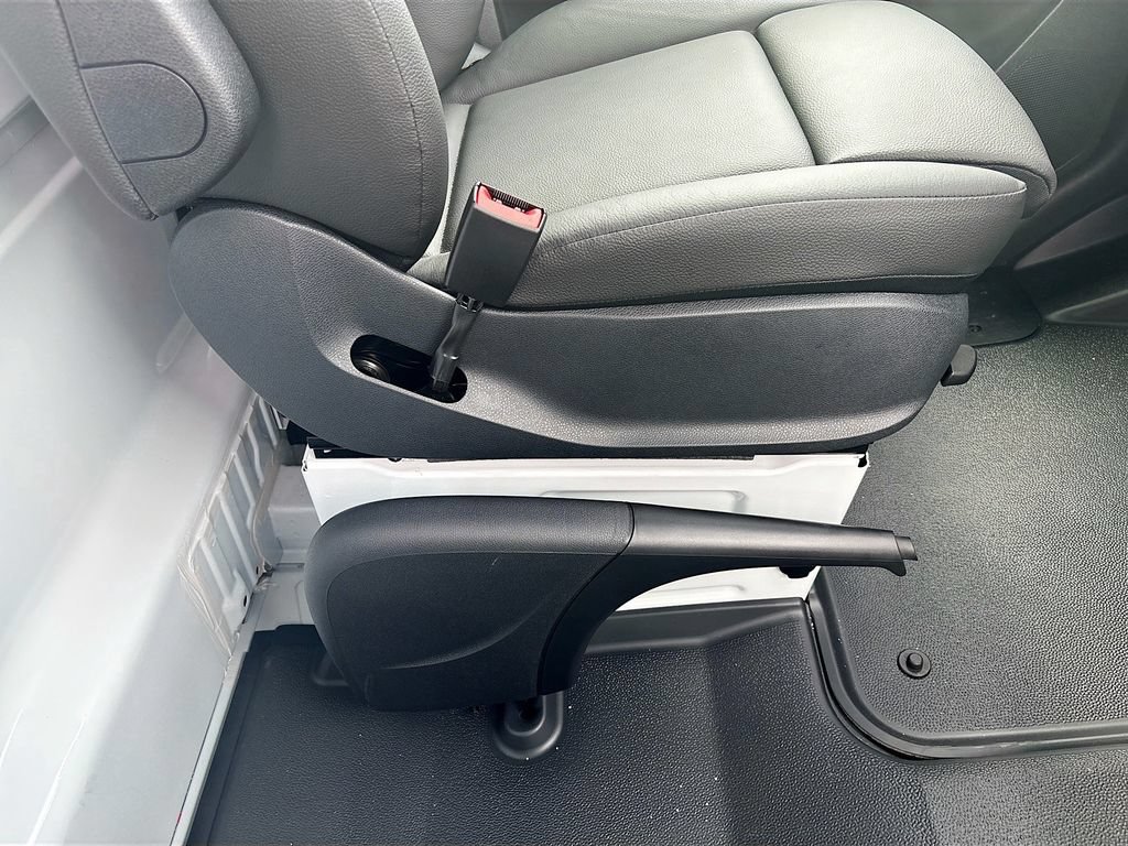 Used 2024 Mercedes-Benz Sprinter 3500 image 34