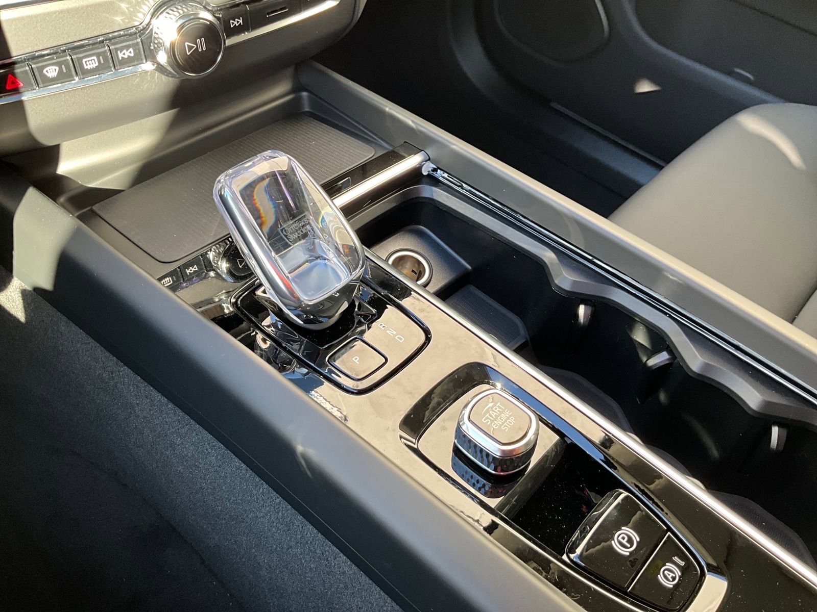 New 2026 Volvo XC60 B5 Plus w/ Climate Package image 29