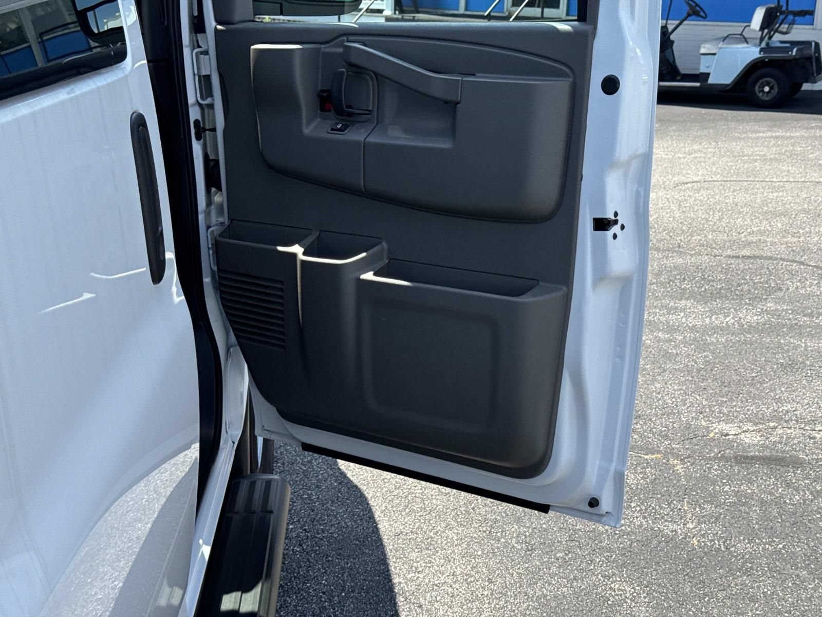 New 2026 Chevrolet Express 3500 LS w/ Chrome Appearance Package RWD image 10