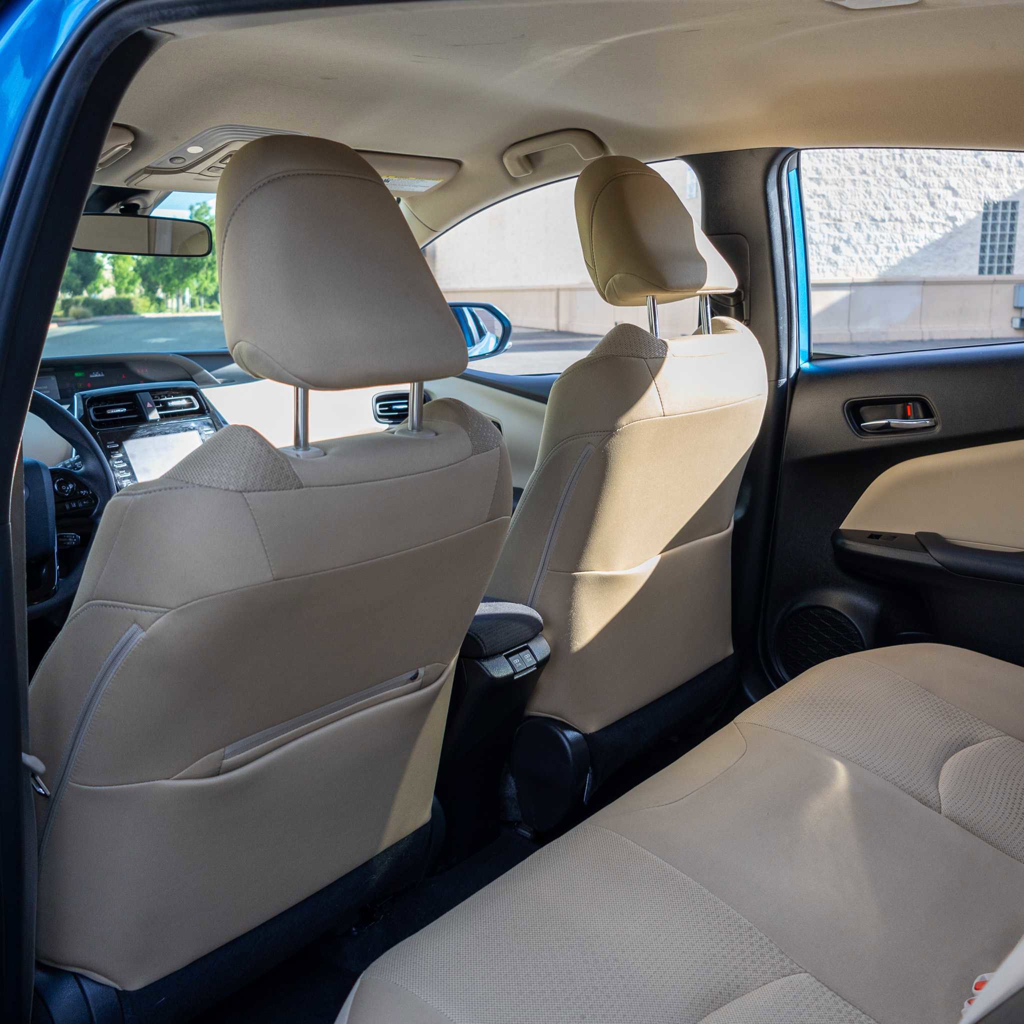 Used 2022 Toyota Prius LE image 18