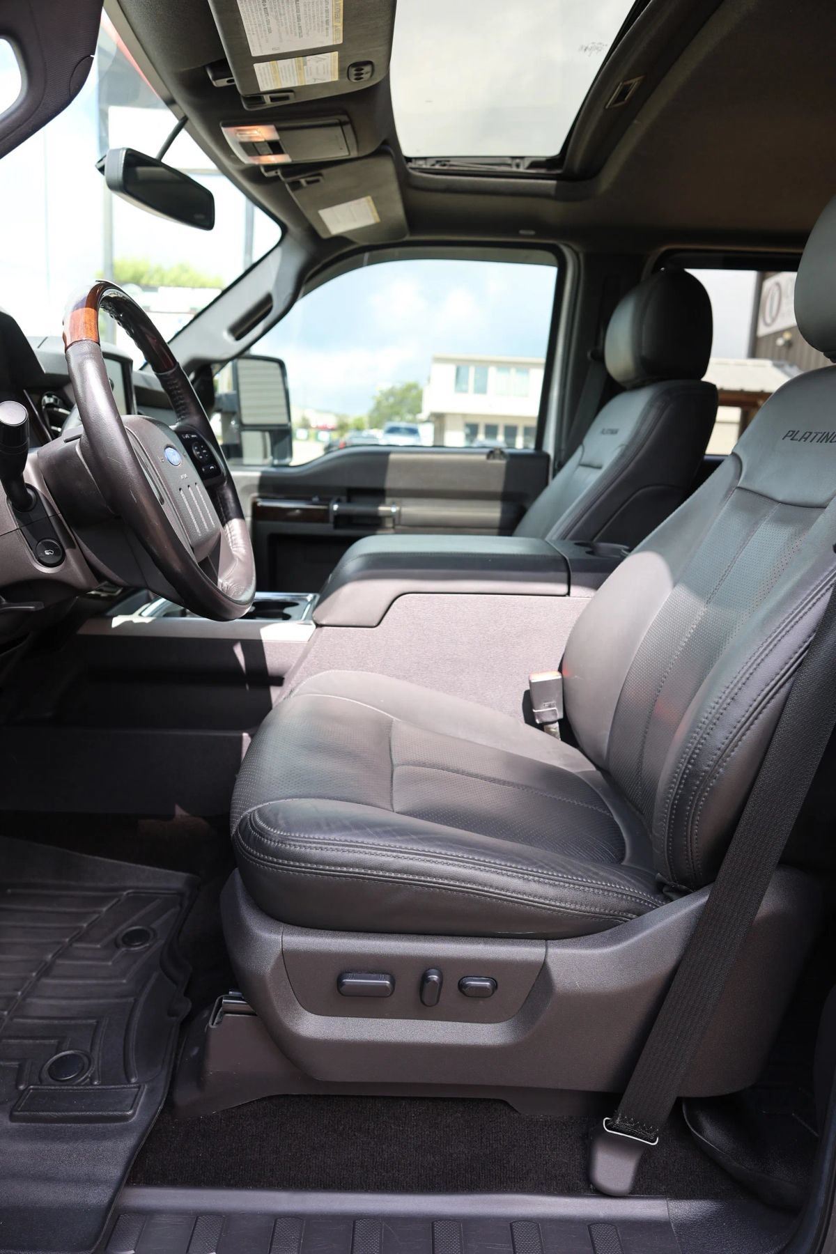 Used 2016 Ford F350 Platinum AWD/4WD image 26