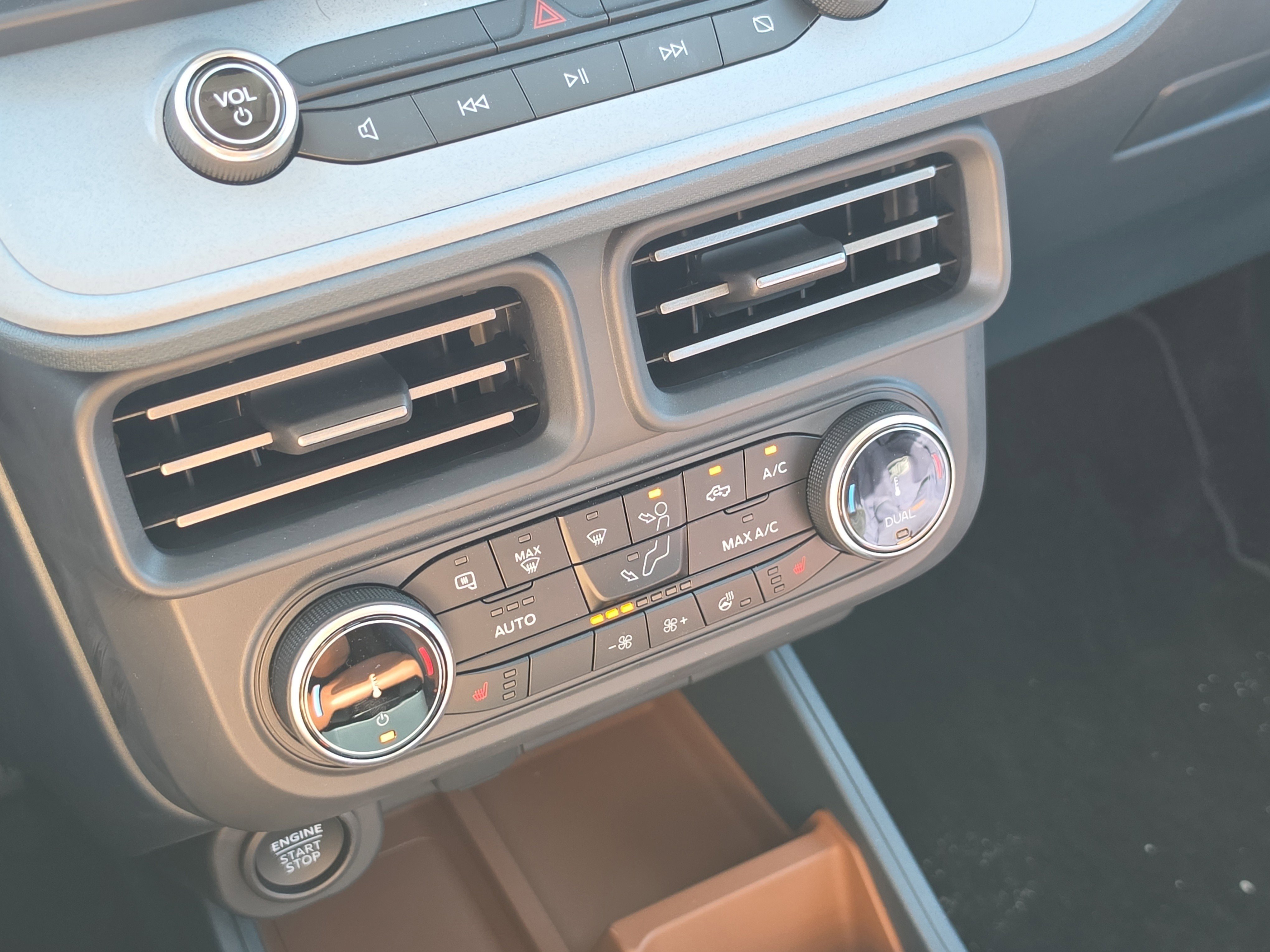 Used 2024 Ford Maverick Lariat image 23