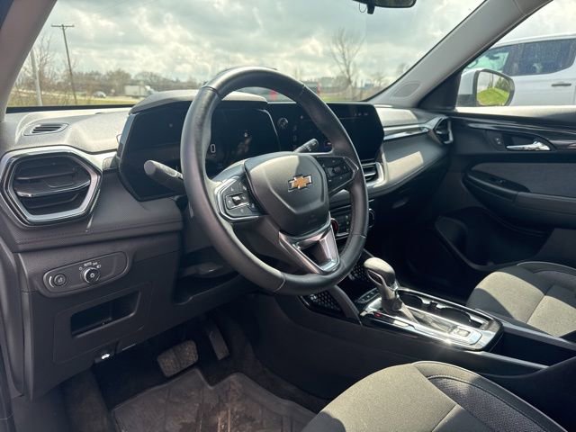 Used 2024 Chevrolet TrailBlazer LT w/ LT Cold Weather Package AWD/4WD image 13