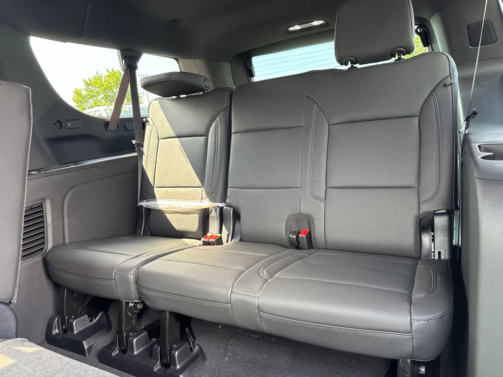New 2026 Chevrolet Suburban LT AWD/4WD image 23