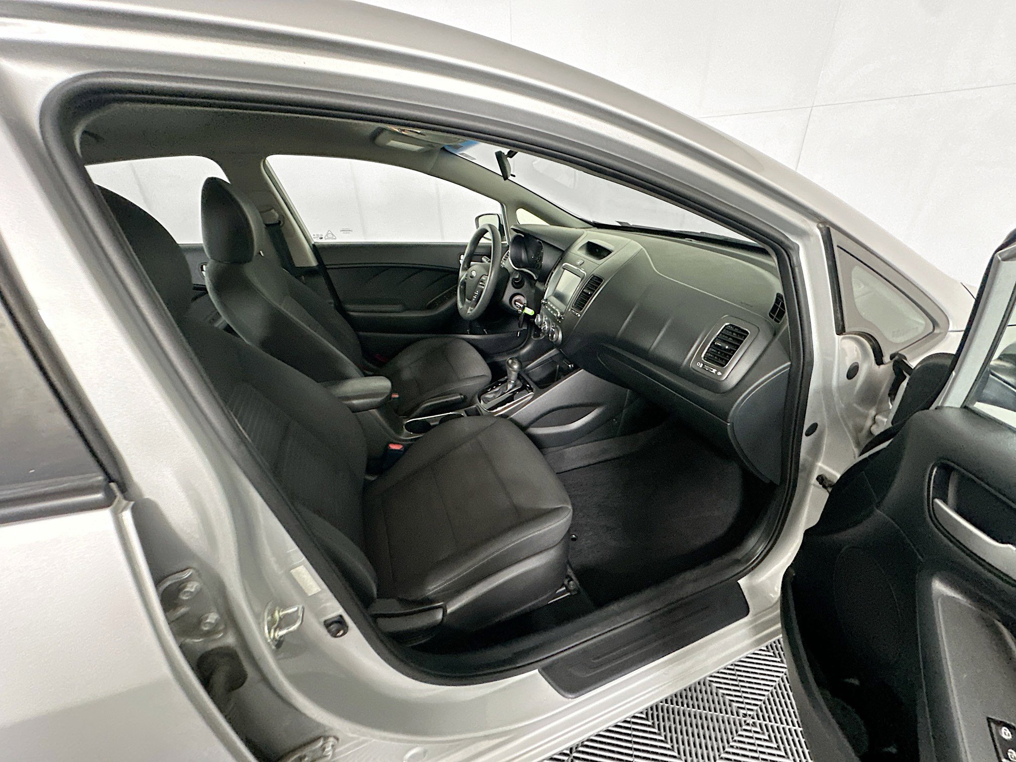 Used 2018 Kia Forte LX w/ LX Popular Package FWD image 29