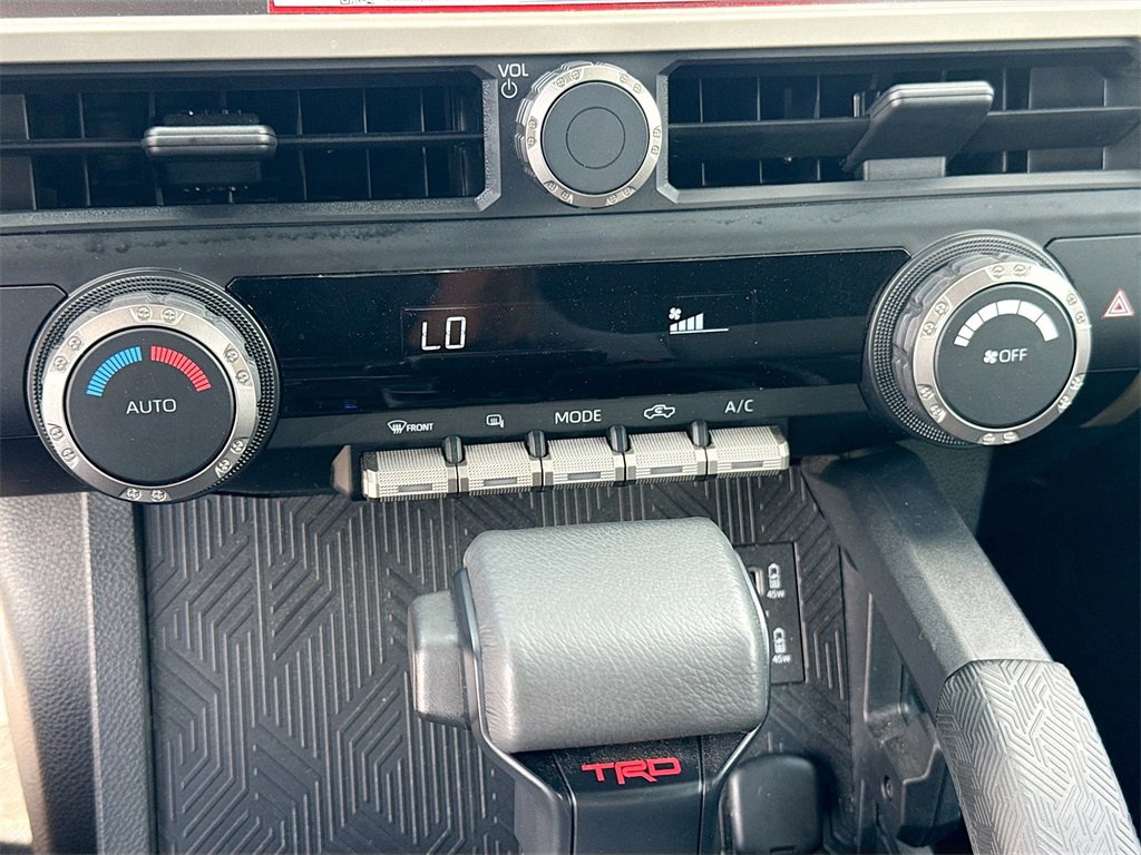 Used 2025 Toyota Tacoma SR5 image 15