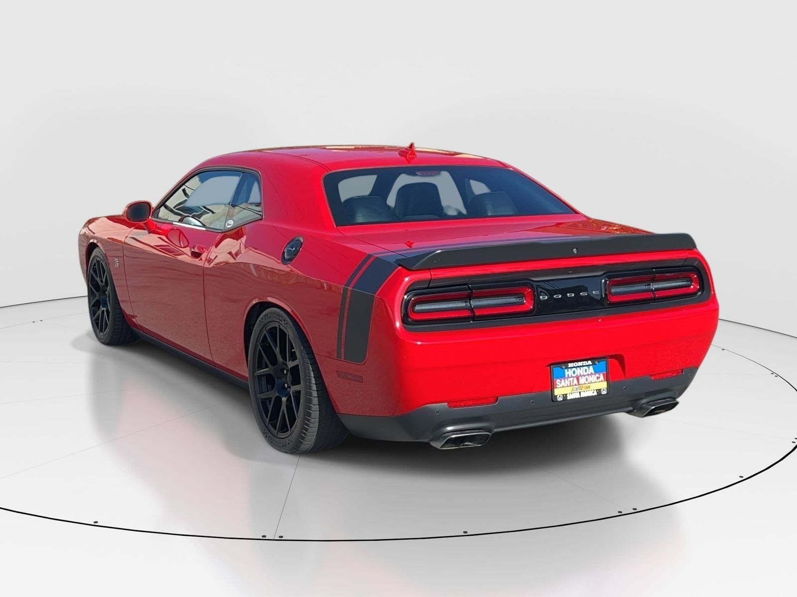 Used 2016 Dodge Challenger R/T Scat Pack w/ Leather Interior Group RWD image 7