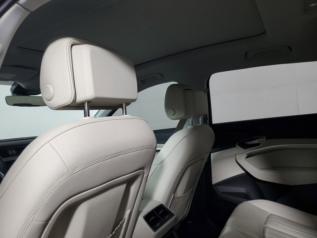 Used 2024 Audi Q8 e-tron Premium Plus w/ Premium Plus Package image 13