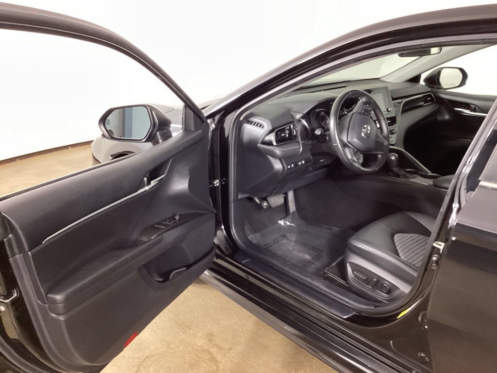 Used 2021 Toyota Camry SE FWD image 9