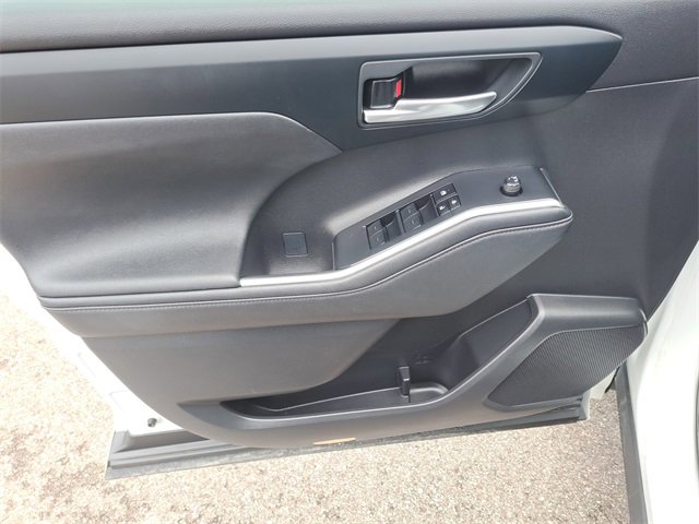 Used 2024 Toyota Highlander XLE image 24
