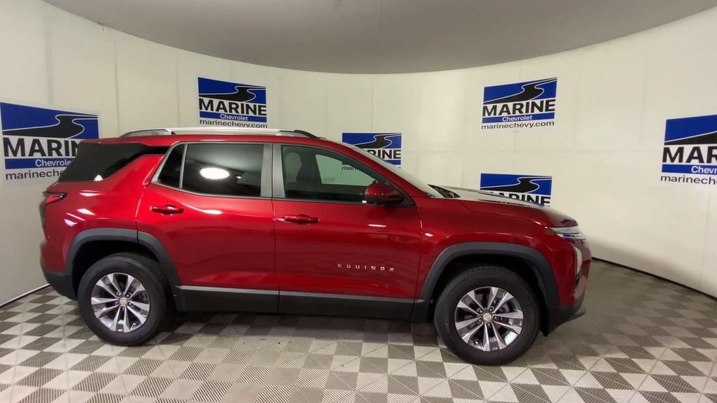 Used 2025 Chevrolet Equinox LT w/ Convenience Package II FWD image 3