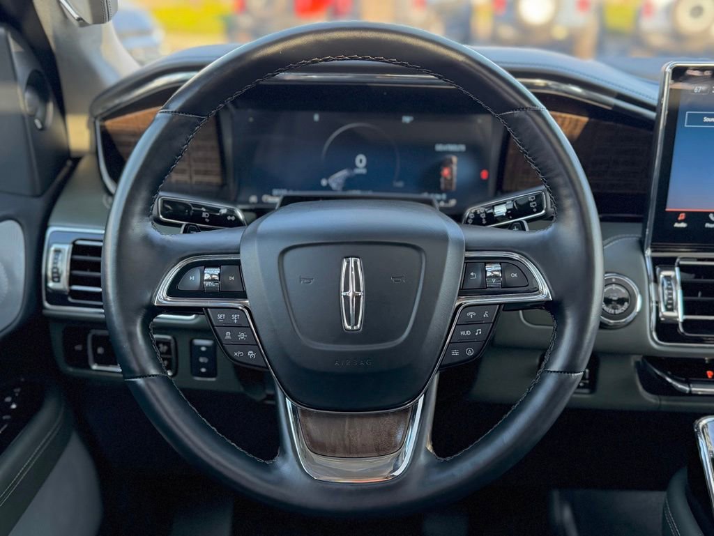 Used 2024 Lincoln Navigator Black Label image 19