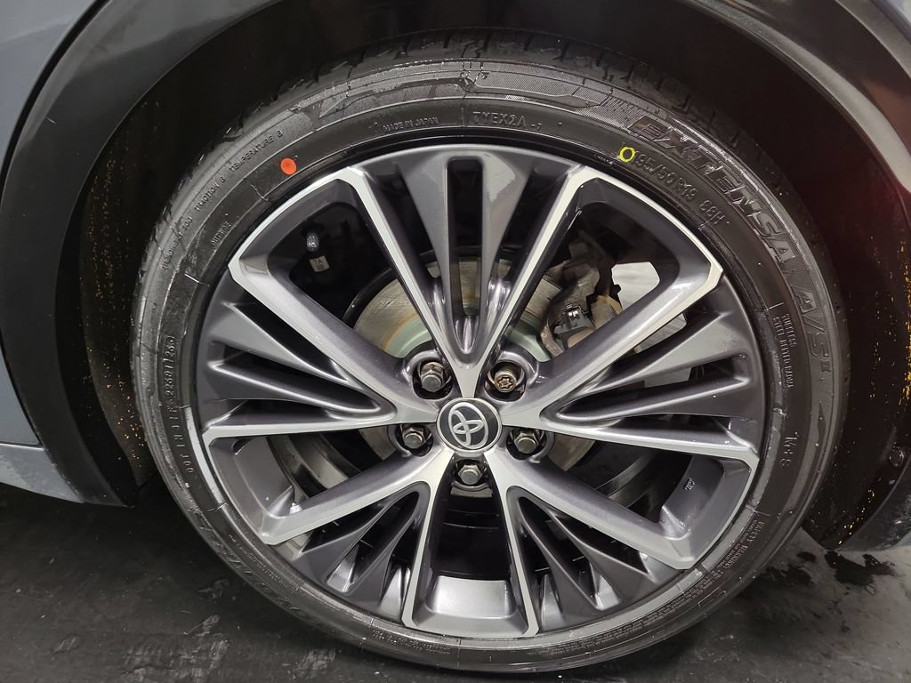 Used 2023 Toyota Prius XLE AWD/4WD image 12