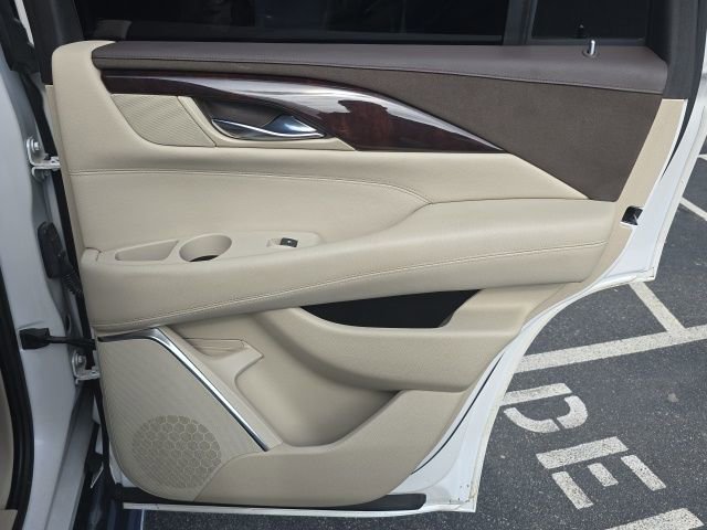 Used 2016 Cadillac Escalade Luxury image 21