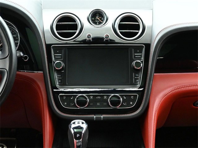 Used 2018 Bentley Bentayga image 27