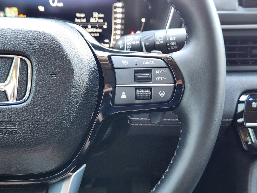 Used 2025 Honda Pilot Elite image 18
