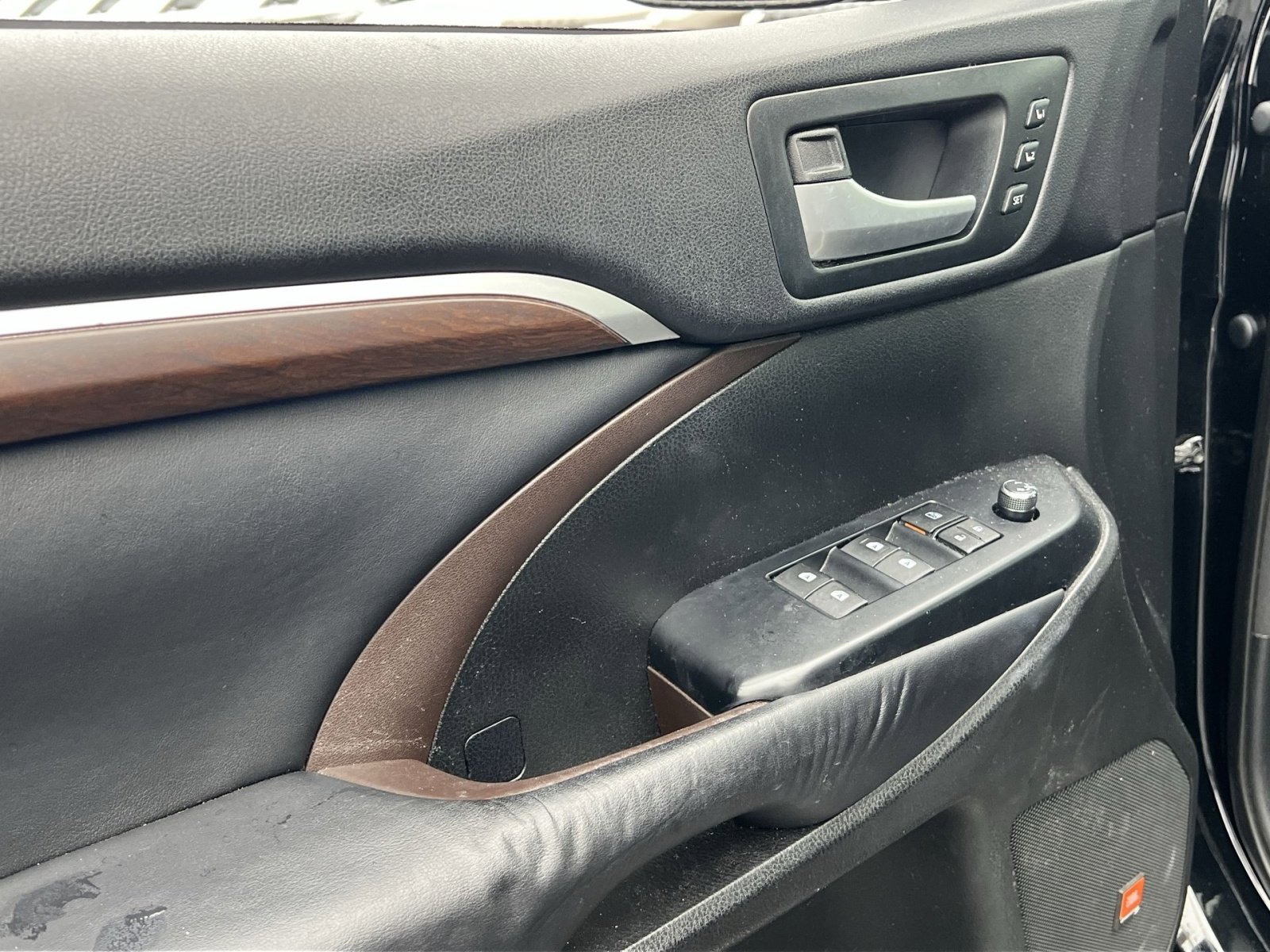 Used 2016 Toyota Highlander Limited w/ Driver Technology Package image 15