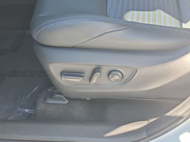 Used 2023 Toyota RAV4 XSE AWD/4WD image 16