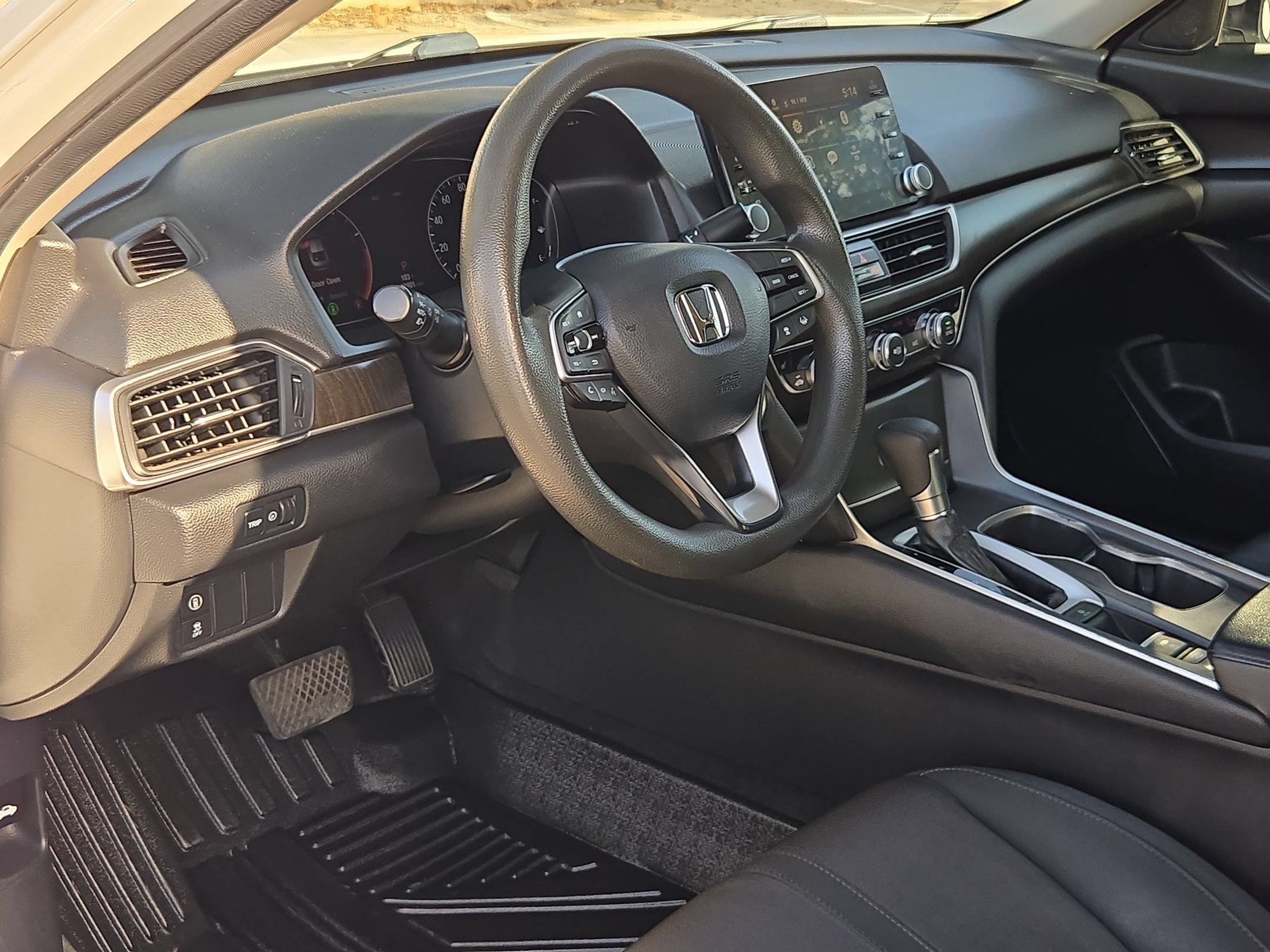 Used 2018 Honda Accord EX image 12