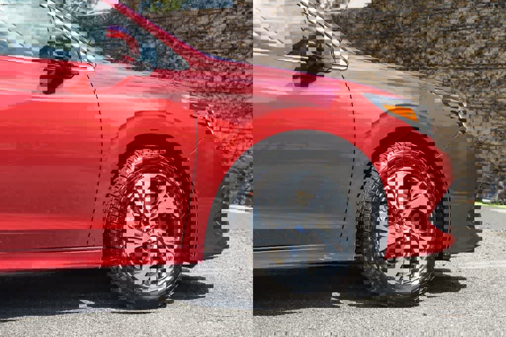 Used 2020 Subaru Legacy Premium image 11