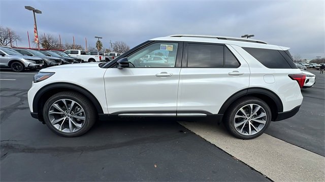 Used 2025 Ford Explorer Platinum w/ Ultimate Package image 8