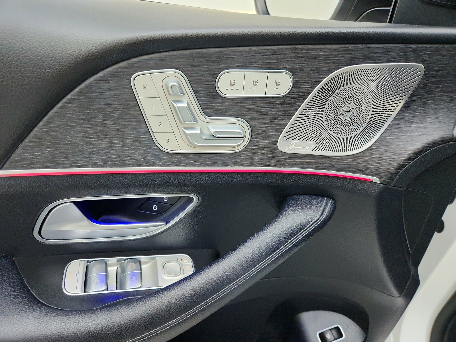 Used 2021 Mercedes-Benz GLS 450 4MATIC image 25