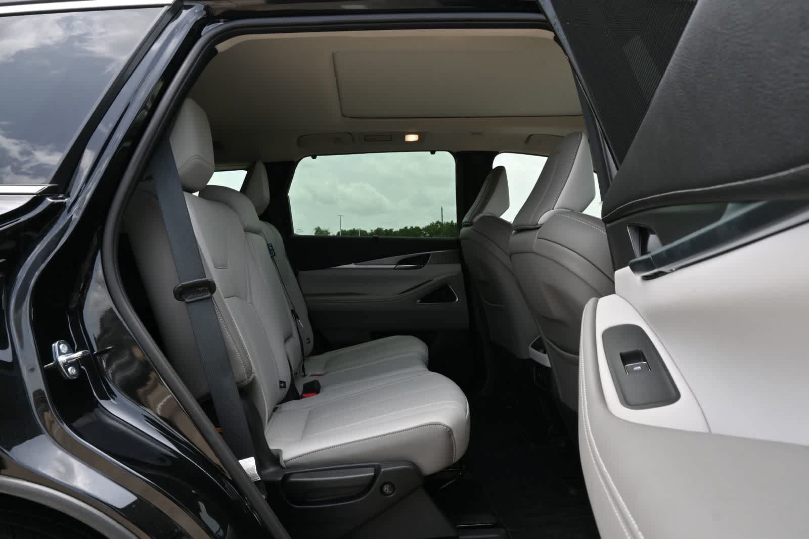 Used 2026 INFINITI QX60 Luxe w/ Cargo Package AWD/4WD image 21