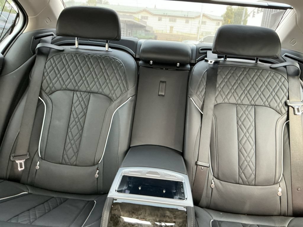 Used 2022 BMW 750i xDrive w/ Luxury Rear Seating Package AWD/4WD image 22