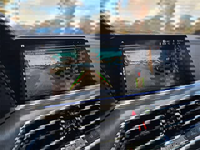 Used 2023 BMW X6 xDrive40i w/ Executive Package image 29