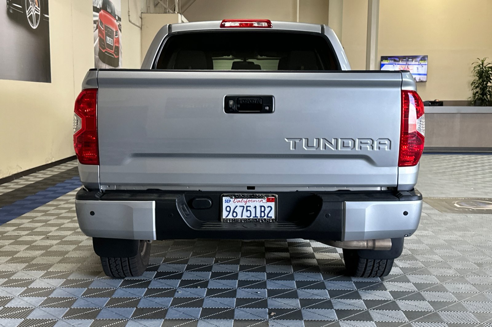 Used 2016 Toyota Tundra SR5 w/ SR5 Upgrade Package RWD image 5