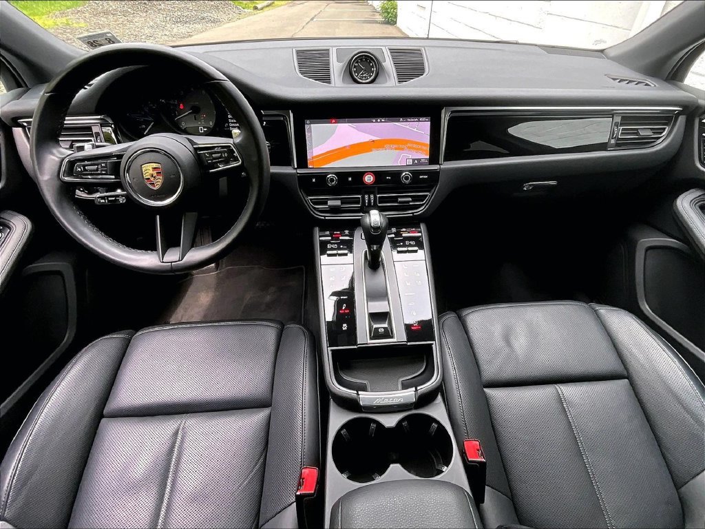 Certified 2023 Porsche Macan S AWD/4WD image 17