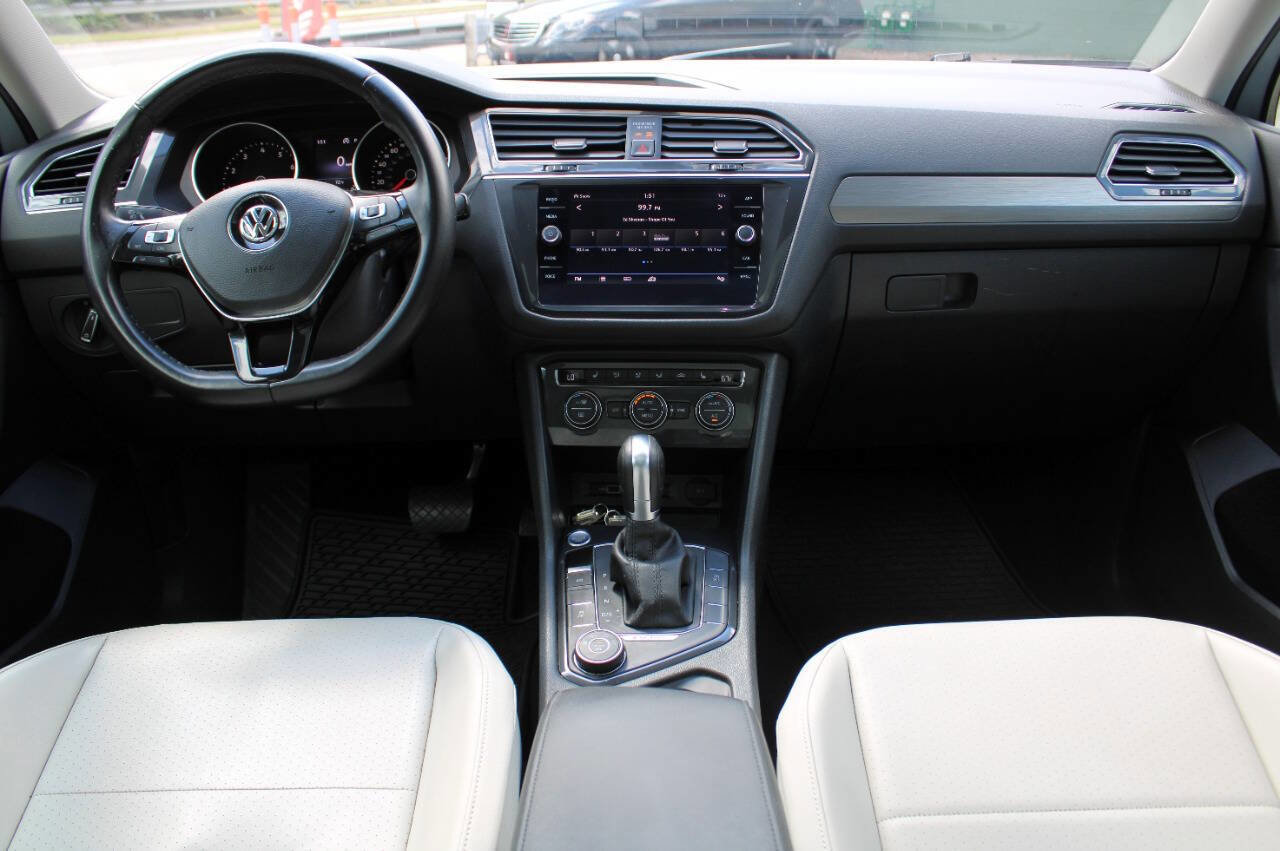 Used 2018 Volkswagen Tiguan SE AWD/4WD image 10