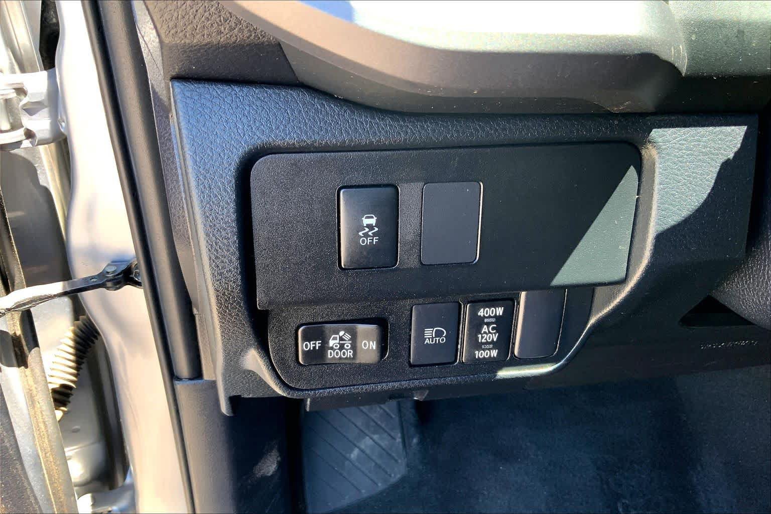 Used 2020 Toyota Tacoma TRD Sport w/ Technology Package AWD/4WD image 32