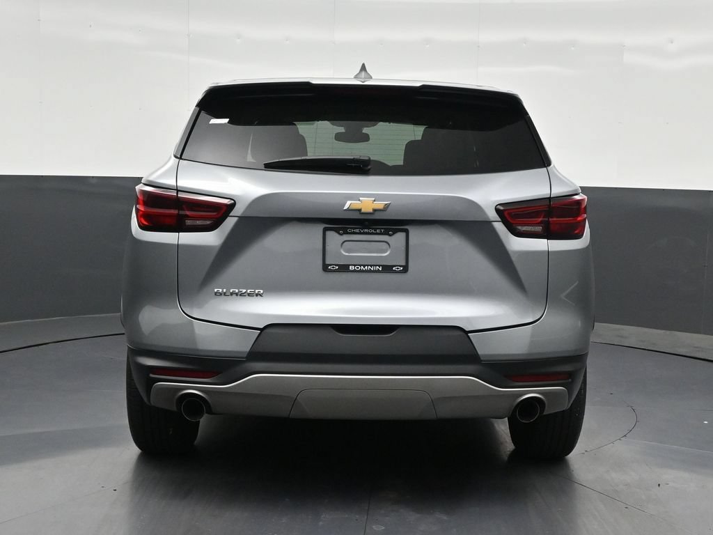 Used 2024 Chevrolet Blazer LT FWD image 4