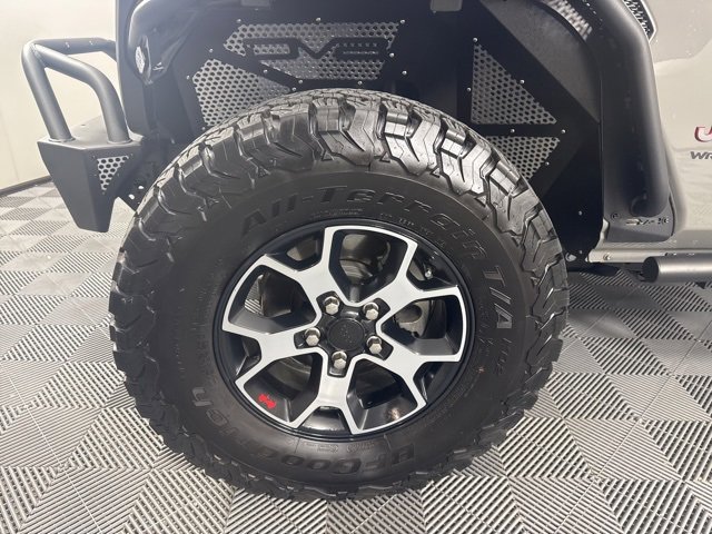 Used 2022 Jeep Wrangler Unlimited Rubicon w/ Cold Weather Group image 9